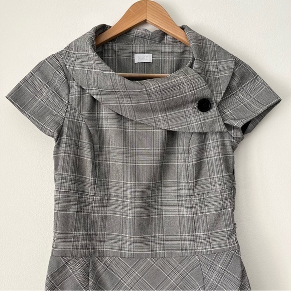 Suzy Shier Gray Plaid Cape Collar Sheath Dress Size S - Picture 2 of 15